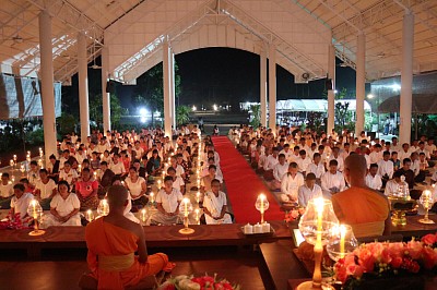 กิจกรรมจุดประทีป ณ ศูนย์ปฏิบัติธรรมแก้วระนอง จ.ระนอง