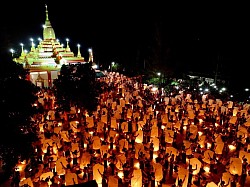 โคมลอย3,000ดวง ณ วัดเชวปีต้า เกาะสอง ประเทศเมียนมา