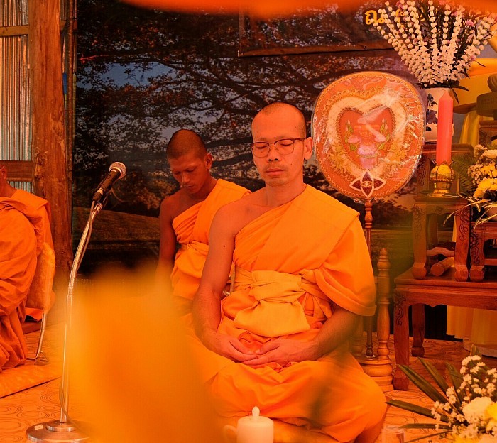 พระครูสังฆรักษ์ปรีดา  ธีรกุโล ในพิธีทอดผ้าป่า